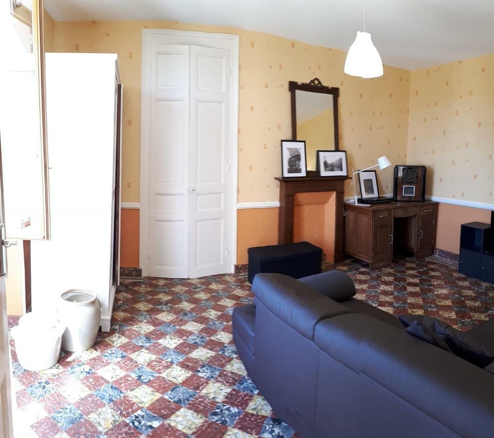 Grand Gite Maison D Alice Auvergne - 15 Personnes Saint-Bonnet-les-Quarts Exteriér fotografie