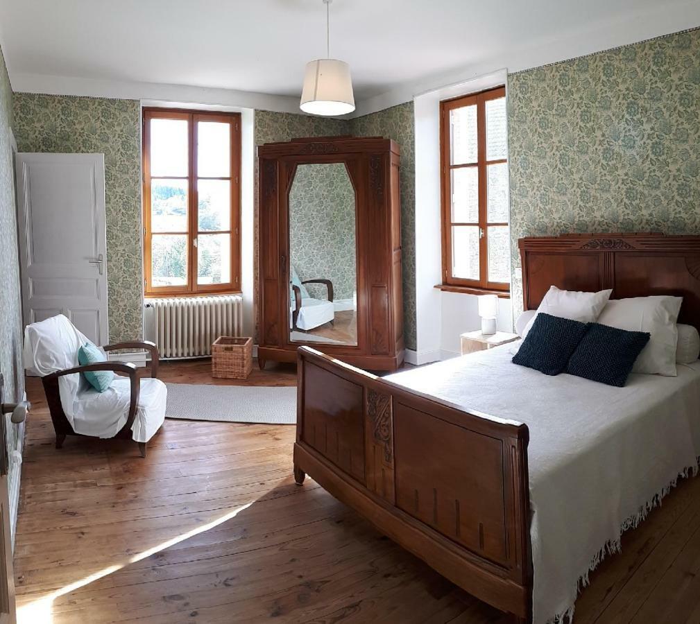 Grand Gite Maison D Alice Auvergne - 15 Personnes Saint-Bonnet-les-Quarts Exteriér fotografie